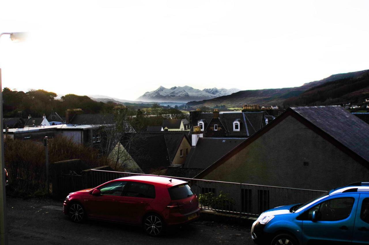 Central Portree Apartment Exterior photo